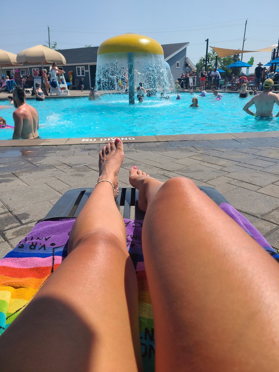 Pool day! 🌞 #minivacay
