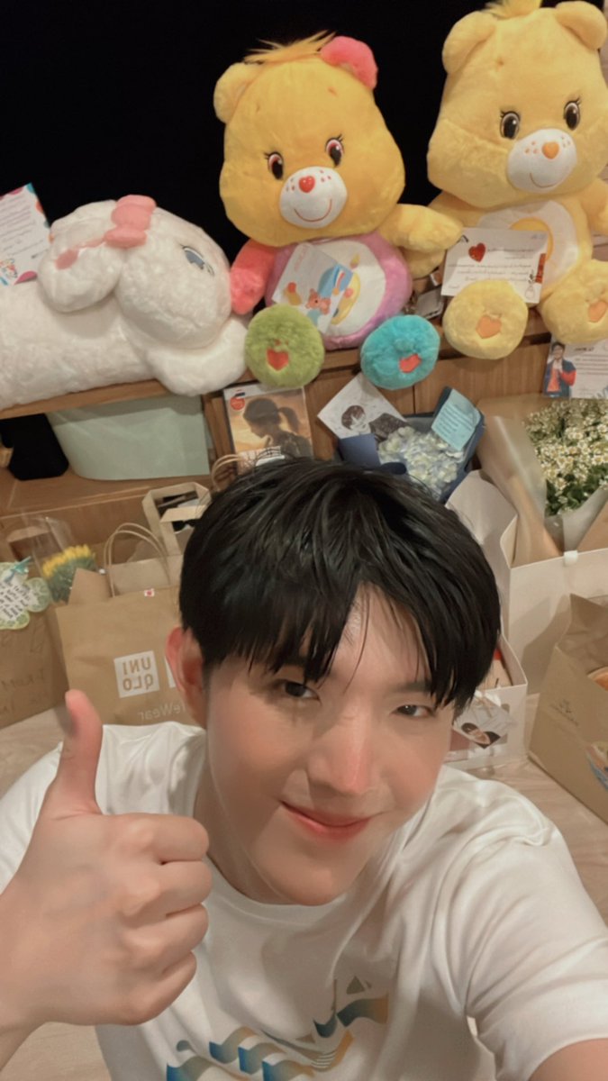 vvinthanavin's tweet photo. ขอบคุณ สำหรับของและกำลังใจนะค้าบ
วันนี้มีความสุขมากๆ เลยครับ ยังไงเดินทางกลับบ้านปลอดภัยนะครับ ของทุกชิ้นที่ให้มาจะบริโภคให้เกิดประโยชน์สูงสุดเล้ยยยย
แล้วเจอกันใหม่น้าาา 

เย้เย้เย้🥰😘
#StepByStepFinalEPInCinema https://t.co/jGEFIEcXEI