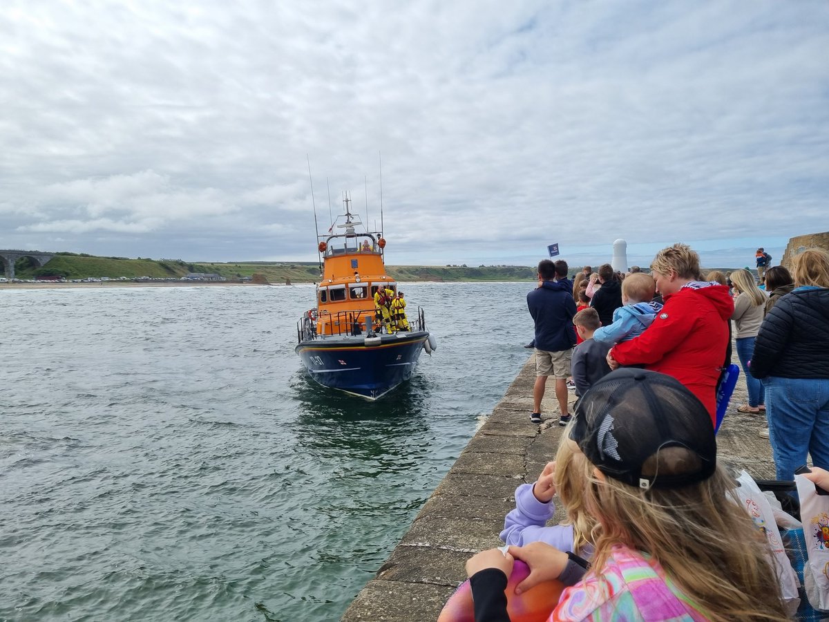 A lovely afternoon at the 2023 Cullen Harbour Gala representing @discovercullen
#CullenHarbourGala #cullen #DiscoverCullen #MoraySpeyside #communitytourism #belocalscotland #beatemporarylocal