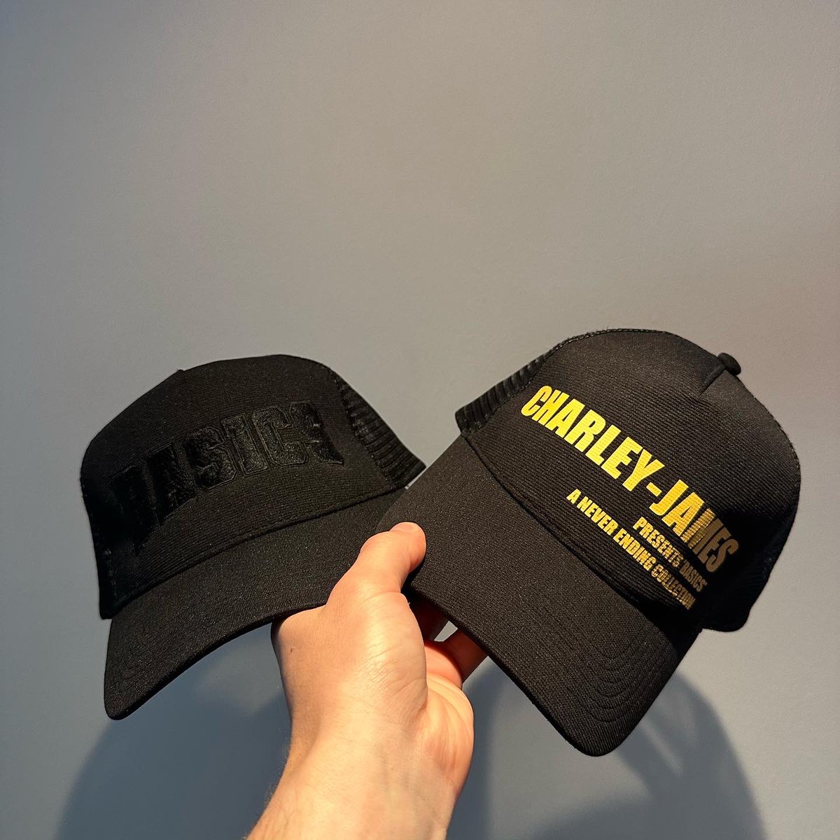 CHARLEYJAMESCJ's tweet photo. WHATS YOUR FAVOURITE? 

RETWEET 🔁 FOR- BLACK ON BLACK 
LIKE ❤️ FOR - YELLOW ON BLACK

#CHARLEYJAMESCJ https://t.co/OPKu6jIaff