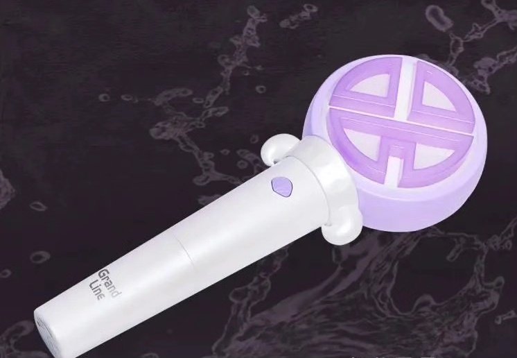 TheKMerchStore1's tweet photo. WTS LFB WW GO

[India G.O./Worldwide Group Order]

➡️Lay / Zhang Yixing Official Support Fan Light Stick [Pre-Order]

Price: Rs.3000

*Shipping be taken later
✔ DM for more details &amp; to Order!

#LayZhang #ZhangYixing #张艺兴 #Lay #Yixing #레이 #レイ #장이씽 #อี้ชิง #เลย์จาง #exo https://t.co/7NVceV6IAg