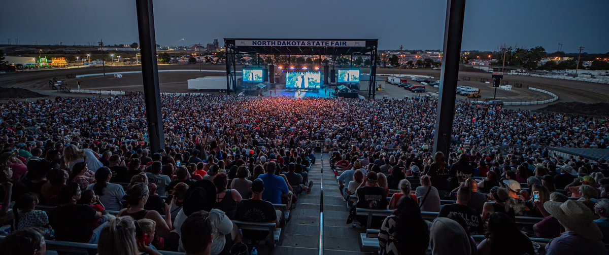 18K plus at the North Dakota State Fair last night.. every time I think this ride can’t get any wilder - IT DOES