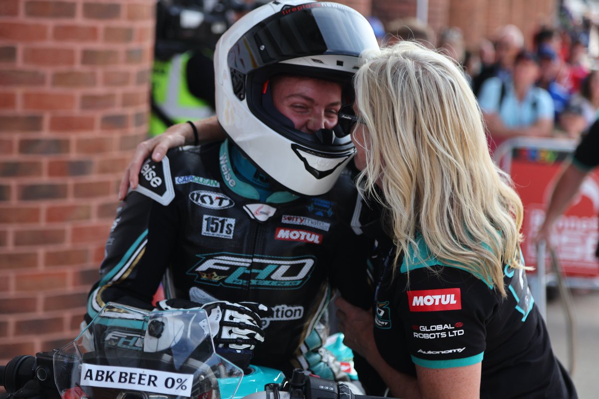 FHO Racing BMW Motorrad tweet media