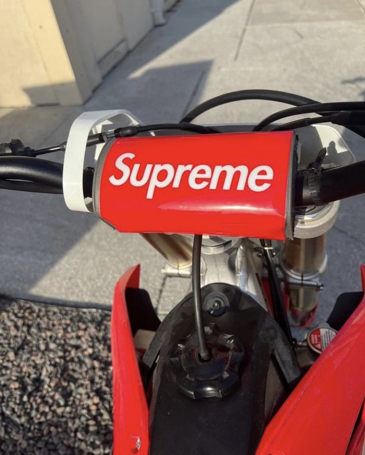 Shtreetwear's tweet photo. Supreme Honda CRF250R https://t.co/X7jlWCso3p