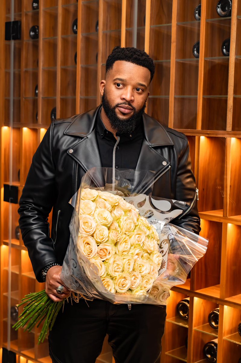 Nkodi's tweet photo. Flowers for the beautiful ladies
#uMjoloWithAzola https://t.co/BAmKp2ikHL