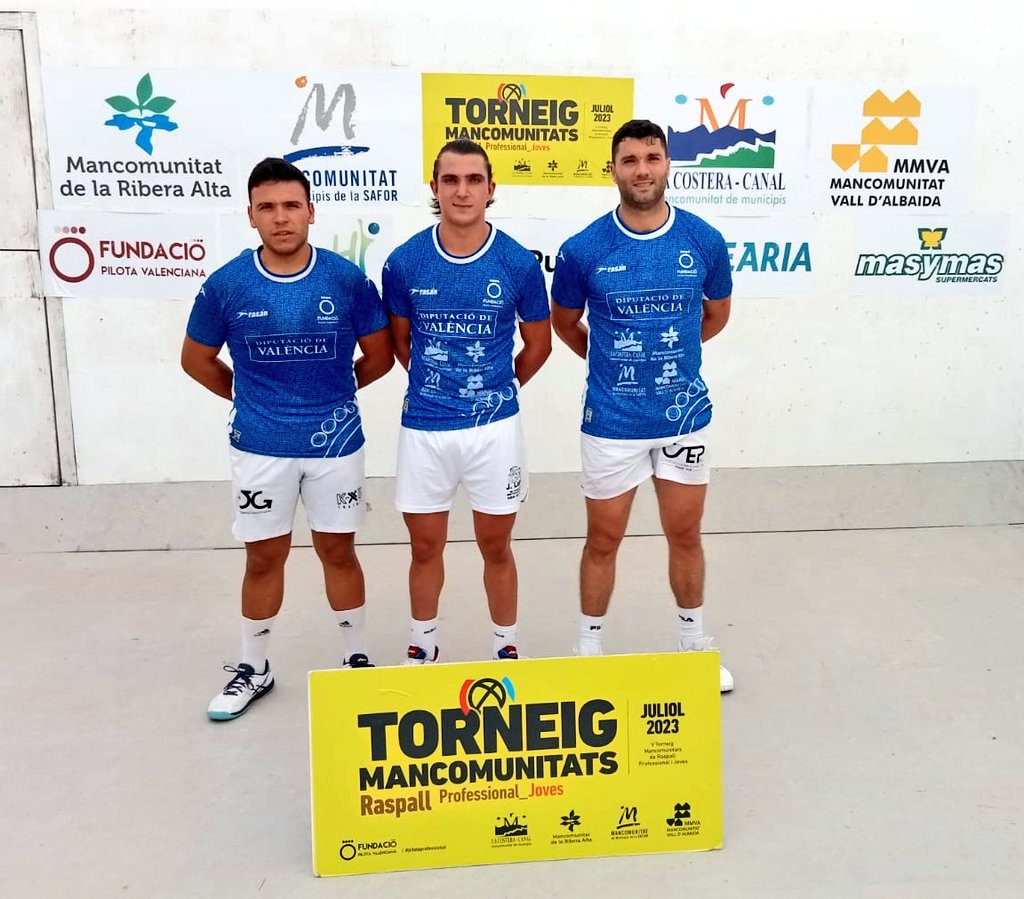 📢 Ja en directe! Últim duel de la ronda classificatòria del V Torneig Mancomunitats de raspall!

📍 <a href="/CastelloAjunt/">Ajuntament de Castelló</a>
 📺 <a href="/Proximiatv/">Proximia</a> 

🔴 <a href="/MancoCostera/">Mancomunitat La Costera-Canal</a> Moltó, Tonet IV i Raúl
🔵 <a href="/mancoriberaalta/">Mancom. Ribera Alta</a> Marrahí, Murcianet i Bossio

#pilotaprofessional