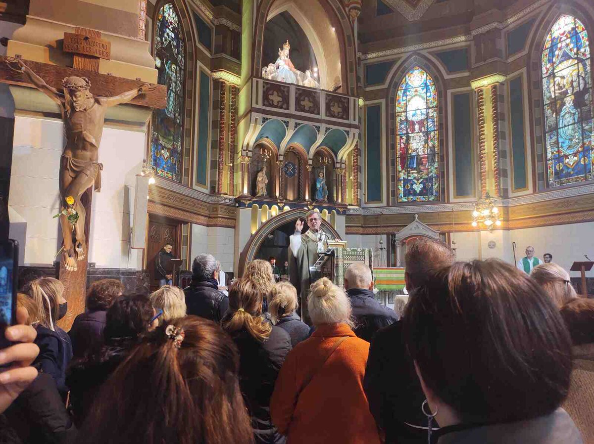 Este domingo Monseñor Jorge García Cuerva consagró su ministerio como nuevo Arzobispo de Buenos Aires a Nuestra Señora de Pompeya en el Santuario de la ciudad.

encamino.org.ar/mons-jorge-gar…