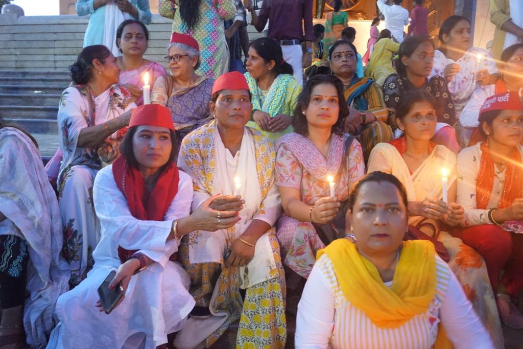 YadavSandhy's tweet photo. Ilतीसरे दिन भी संघर्ष जारी रहाll

मणिपुर की बेटियों को न्याय मिले ,मणिपुर में शांति व्यवस्था बहाल हो  @samajwadiparty अपने राष्ट्रिय अध्यक्ष @yadavakhilesh के नेतृत्व में मणिपुर की बेटियों के साथ खड़ी हूँ! https://t.co/S0ztDZj1lC