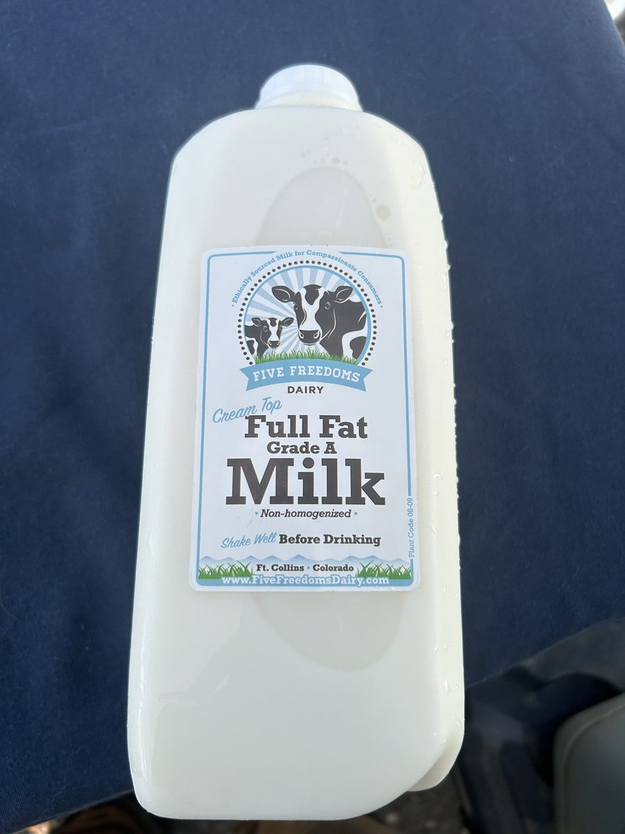 kmcsween's tweet photo. I have many customers/new mothers wean their babies onto our milk. I take a lot of pride in being trusted with this important step in a mother/child’s life. And also that these growing babies are getting so much more needed fat than store bought milk. #FiveFreedomsDairy #FullFat https://t.co/hgiddROFFe