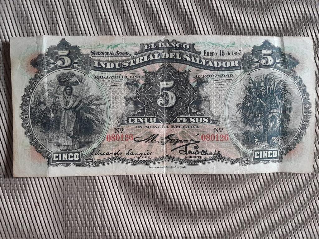 ERRELopezA's tweet photo. @HistoriaDeElSa1 Buenos días, disculpen el atrevimiento pero si conocen a alguien que tenga interés en comprar unos billetes antiguos de El Salvador, pueden comunicarse al 78708639 https://t.co/MLEgUh9Lva