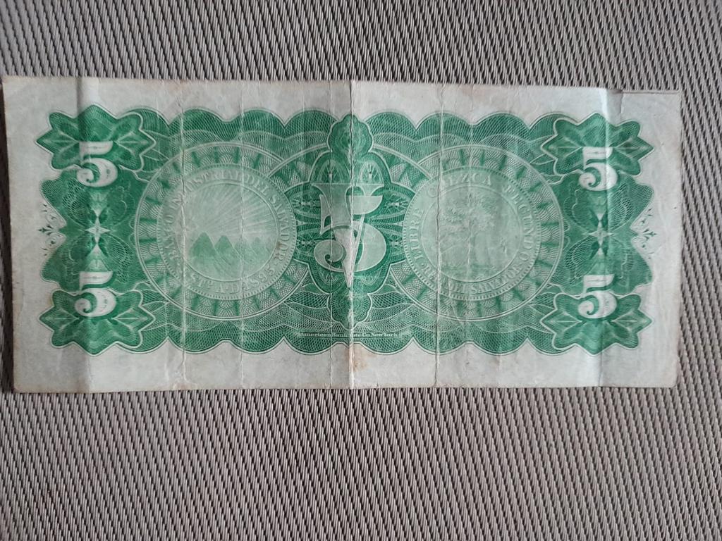 ERRELopezA's tweet photo. @HistoriaDeElSa1 Buenos días, disculpen el atrevimiento pero si conocen a alguien que tenga interés en comprar unos billetes antiguos de El Salvador, pueden comunicarse al 78708639 https://t.co/MLEgUh9Lva