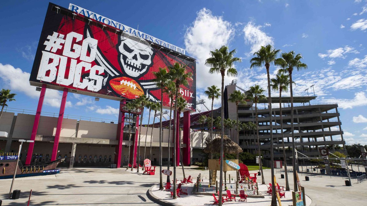 NorthAmericanPW's tweet photo. Talent have begun to arrive at Raymond James Stadium in preparation for night #1 of #AWFSummerBash🌴

LIVE TONIGHT - 7PM/ET on Twitch. https://t.co/mYz2lINidO