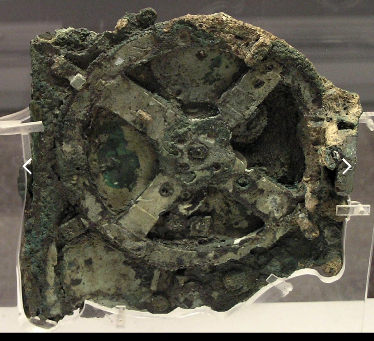 Heindsight's tweet image. Just one example is the Antikythera mechanism, the Ancient Greek hand-powered orrery, described as the oldest known example of an analog computer; and used to predict astronomical positions and eclipses decades in advance. We must humbly admit we still don’t know what we don’t…