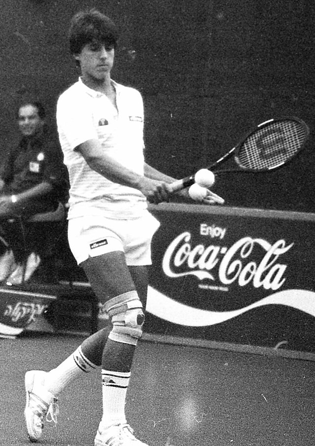 JewishTennis's tweet photo. July 23, 1984: Aaron Krickstein, 16, becomes the youngest player to win the U.S. Pro Championships, defeating Jose-Luis Clerc 7-6, 3-6, 6-4 in the final at the Longwood Cricket Club in Brookline, Mass. Clerc leads 3-0 in the final set, before Krickstein rallies for victory. https://t.co/YqAADG3xNH