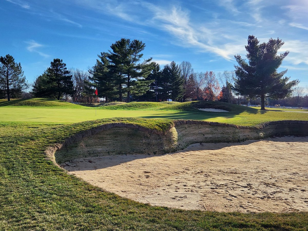 SerafinGolf's tweet photo. If you're in central Ohio and have the itch to play those @TheOpen bunkers. Try a round @kyberrungolf . #SerafinGolf #golfcoursedesign #golf https://t.co/NLpa6L1dPg