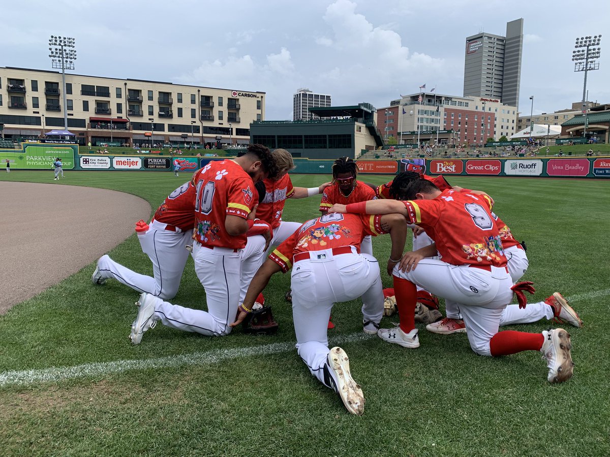 TinCaps's tweet photo. Game time. 🙏 https://t.co/VEFa4XGbmE