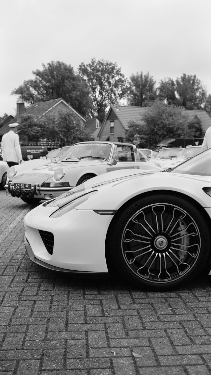 MarcelladeBie's tweet photo. Another goal in life! Driving a Police Porsche (yes we had them for a while in the Netherlands). It was for a world record and we had 50 official Police Porsches together! Enjoy some photos I’ve made! https://t.co/sjkkE2pDAv