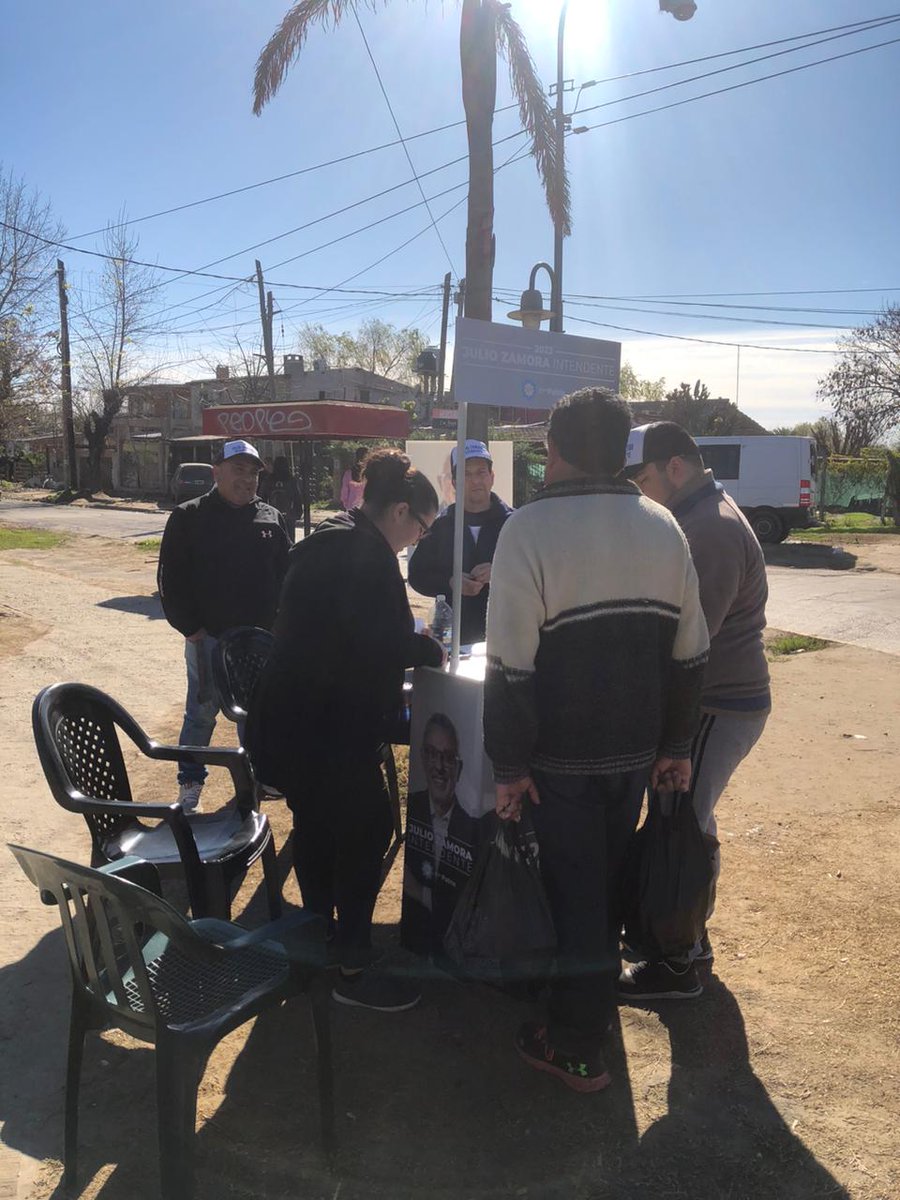 En el barrio las tunas Julio Zamora