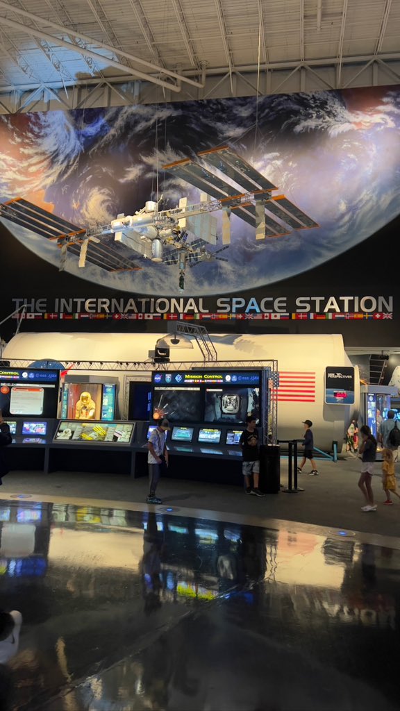 carloscruel's tweet photo. Em Houston, tirando férias das férias das férias. #NasaSpaceCenter https://t.co/rCNvkXMeVd