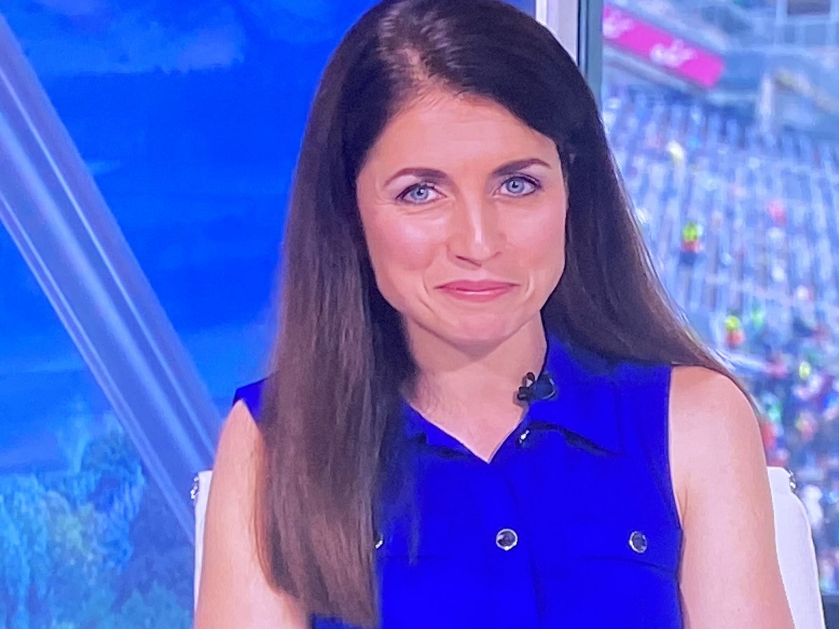 Donal Og mentioned shortly after the game that Limerick look good for the 5 in a row, and Joanne cut the snot him saying let them enjoy the 4 in row….but her last question to the panel at the end was “can Limerick do 5 in a row?”  🤦🏻‍♂️ #thesundaygame #AllIrelandFinal