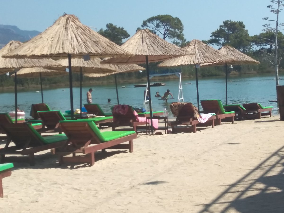 Bu gün ve yarın ÖLüdenizdeyim
Yazın tadını çıkarmak lazım😁😁
Ulaşmak isteyen mesaj  bırakabilir🤫