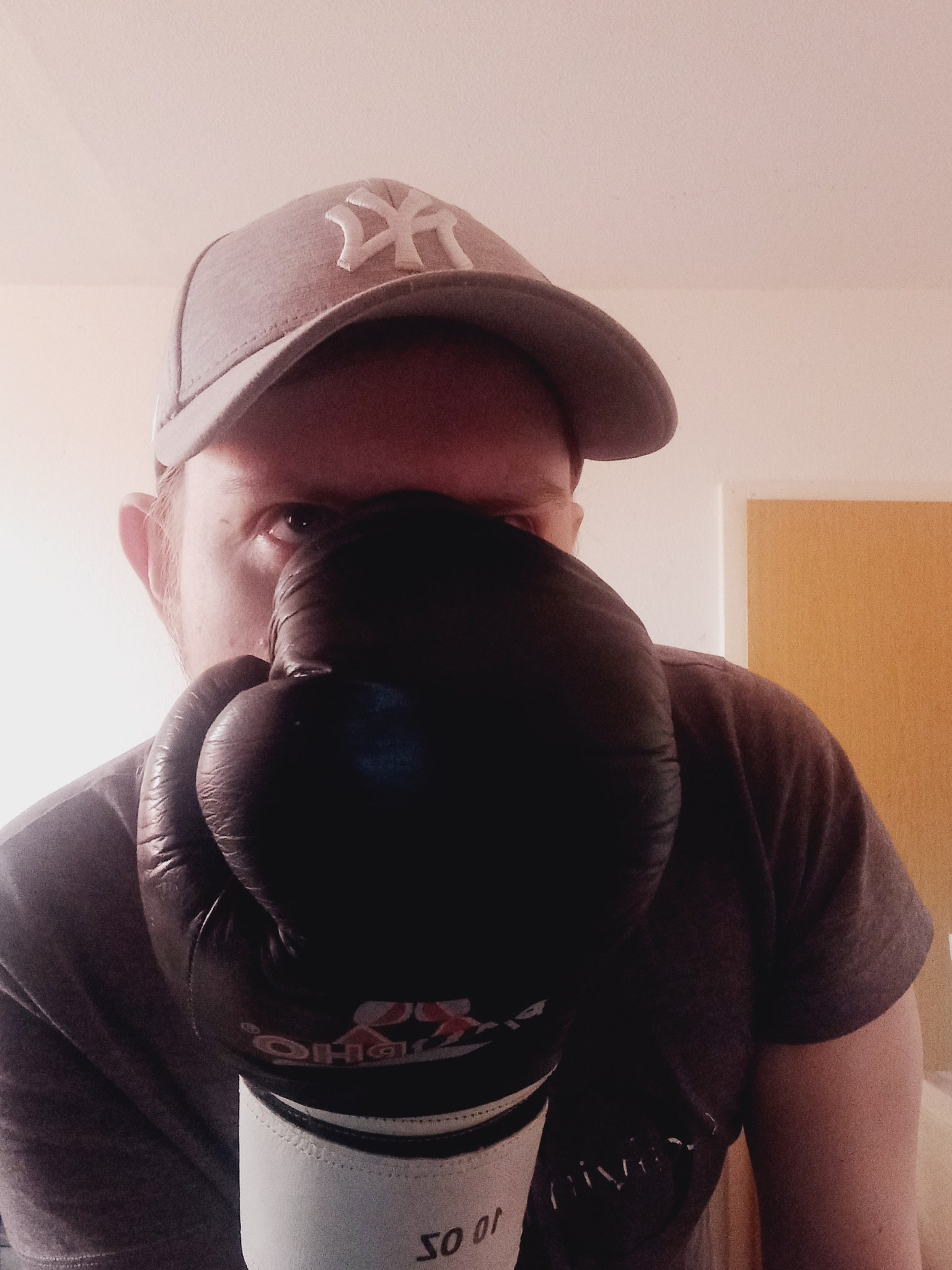 Bino on Twitter "I'm very dazed from the smell of the Glove! 👃🥊🥴🥴🥵🤤😅 