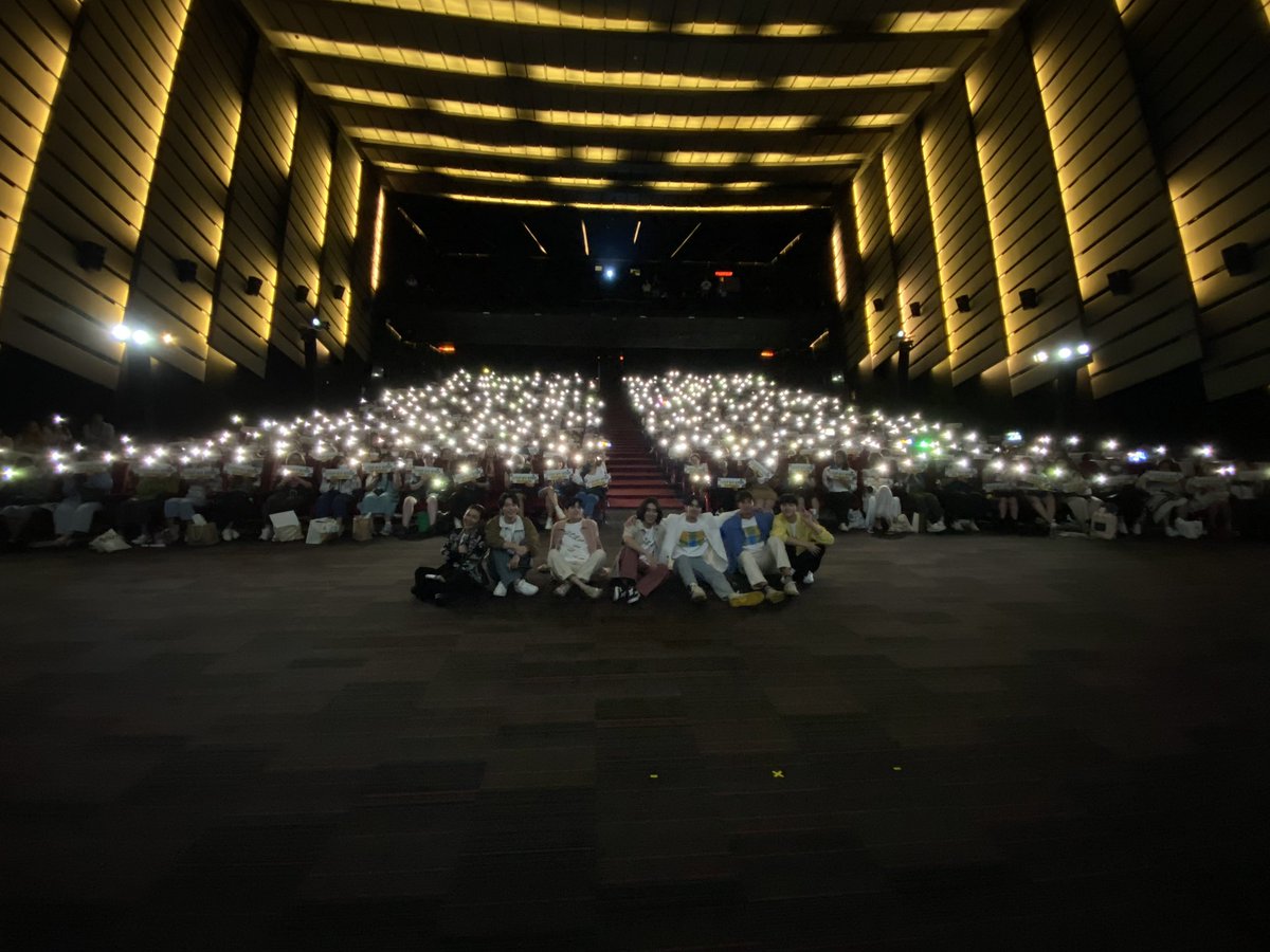 uppoompat's tweet photo. ขอบคุณทุกคนมากๆนะครับ เหมือนฝันที่เป็นจริง ขอบคุณทุกกำลังใจ ทุกแรงซัพพอร์ตที่มีให้กันมาเสมอ หวังว่าซีรีส์เรื่องนี้จะได้ทำหน้าที่ส่งความสุข ให้ทุกคนได้สนุกและมีความสุขไปด้วยกันนะครับ รัก แล้วพบกันใหม่เร็วๆนี้ อิอิ 🤍🤍🤟🏻
 #StepByStepFinalEPInCinema https://t.co/su05jv6td7