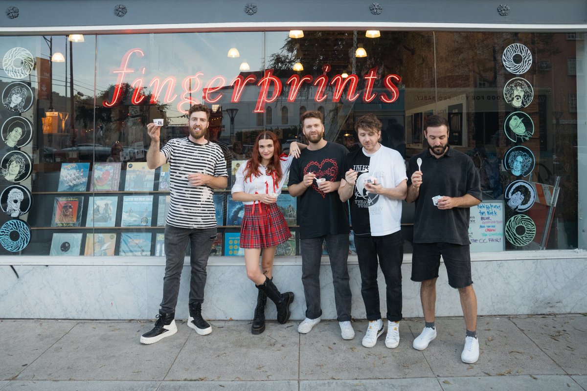 MisterWives tweet picture