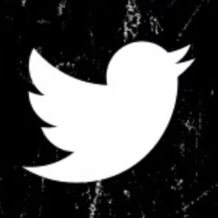 PopCrave's tweet image. 🚨 x.com now redirects to Twitter, marking the imminent rebranding of the platform.