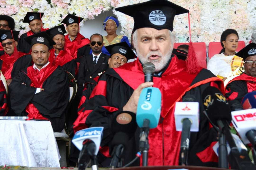 Bahirdar University has awarded Honorary Doctorate to <a href="/SNVEthiopia/">SNV Ethiopia</a> Horti-Life project manager Gerrit Holtland.