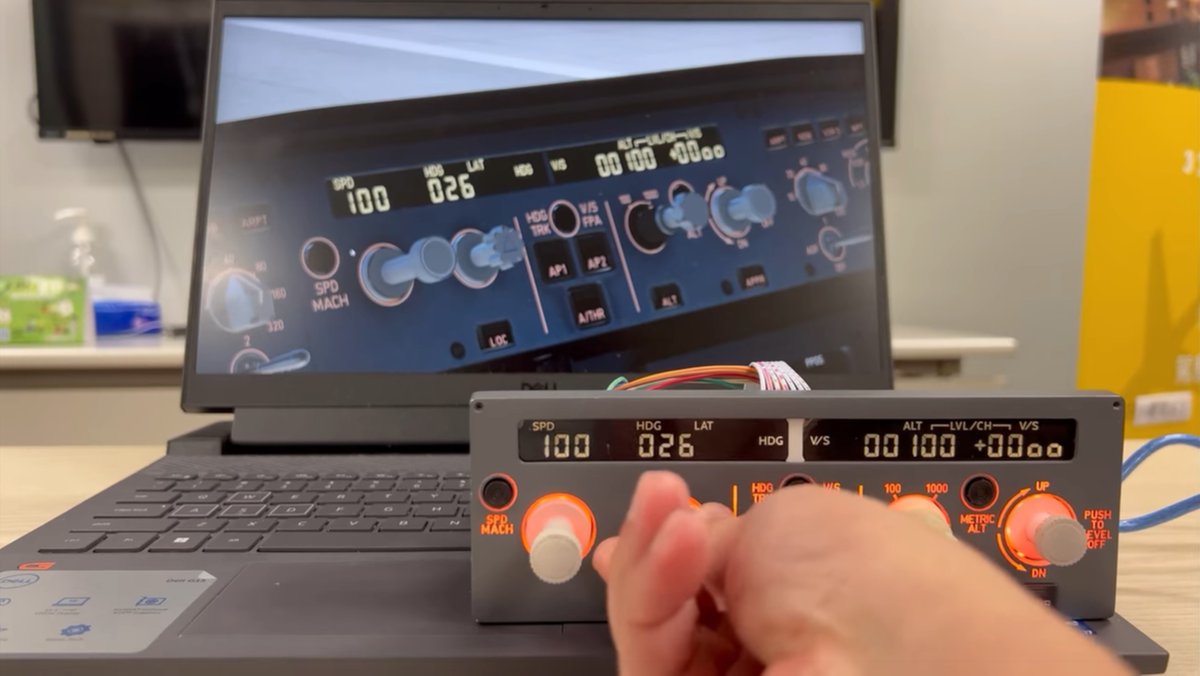 simflight's tweet photo. miniFCU – Demo Video With ToLiss A340 XP and miniEFIS Preview
https://t.co/LsXkCLbfrc
#minicockpit #miniFCU #miniEFIS #Airbus #Hardware #MSFS2020 #xplane #flightsim #A320 #A340 #Homecockpit #avgeek https://t.co/oH3XXIoKLL