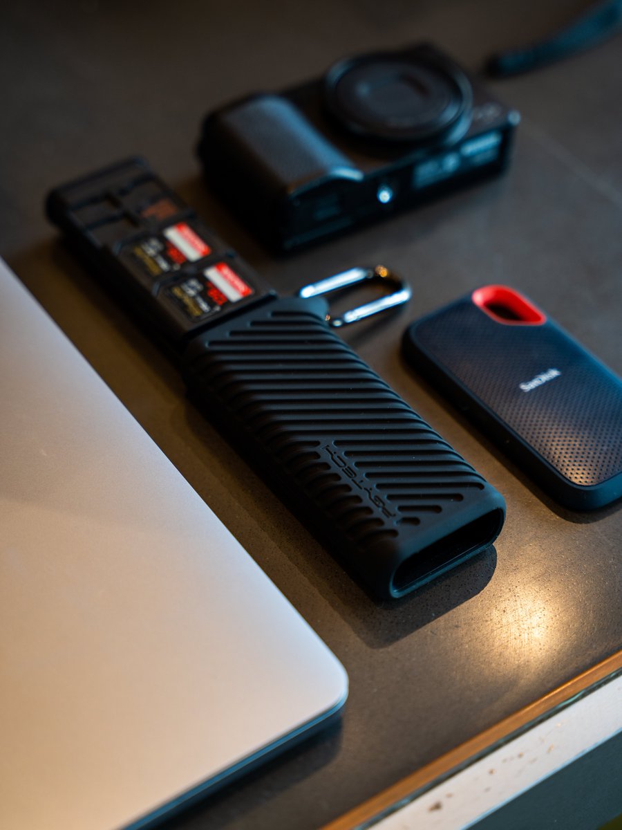 PGYTECH_global's tweet photo. Elevate your creative workflow and protect your precious memories with PGYTECH Card Reader Case! ✨🔒

#pgytech #pgytechglobal #cardreader #SDCardReader #sdcardholder #micro #sdcard #tech #photographer #photography #outdoors #traveler #cinematography #videography https://t.co/8vuS54n04H