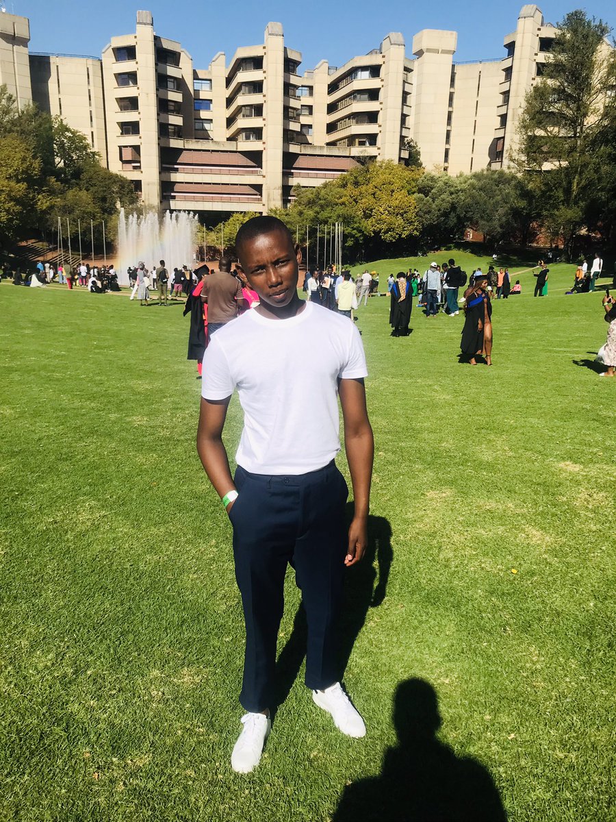 Wa_Mohapi_'s tweet photo. For me to overcome the anxiety of taking pictures 🕯🕯🥹 https://t.co/e7CxA7ZUEH