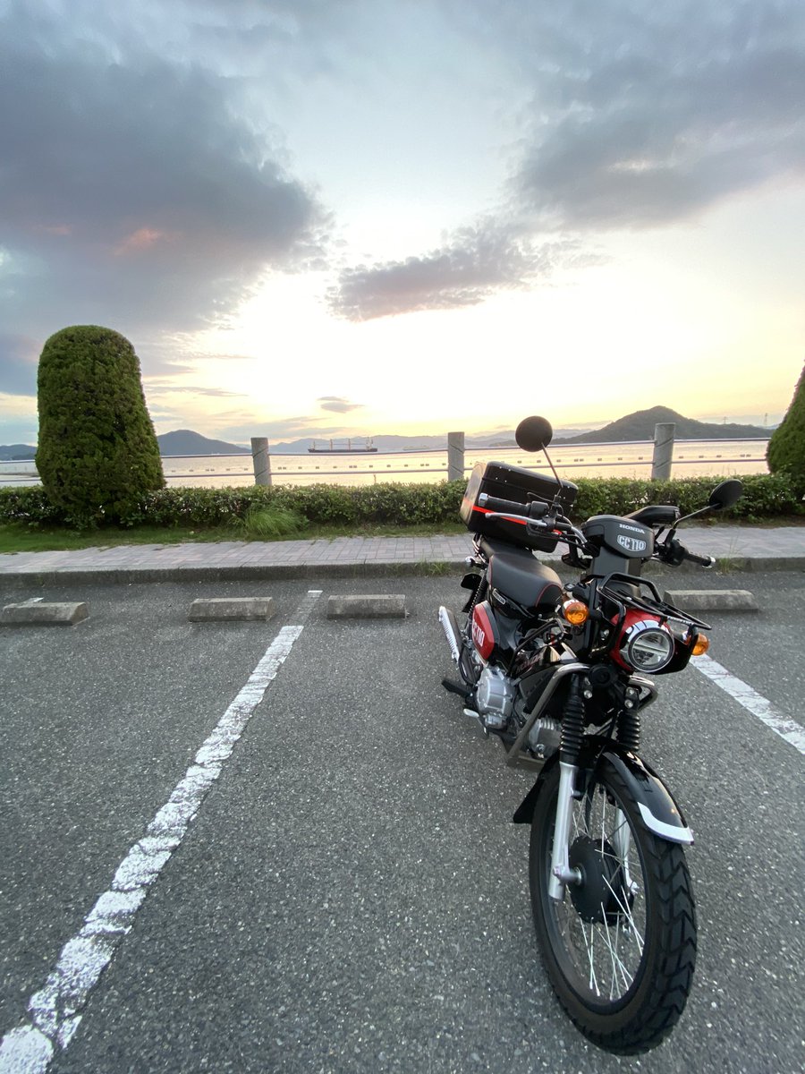 o3_gj's tweet photo. 自己紹介
飲むこととてっぽー撃つのと散歩と恥ずかしい格好する事とキャンプや仕事が大好きな愚か者です。 https://t.co/B2Cf5o27lp