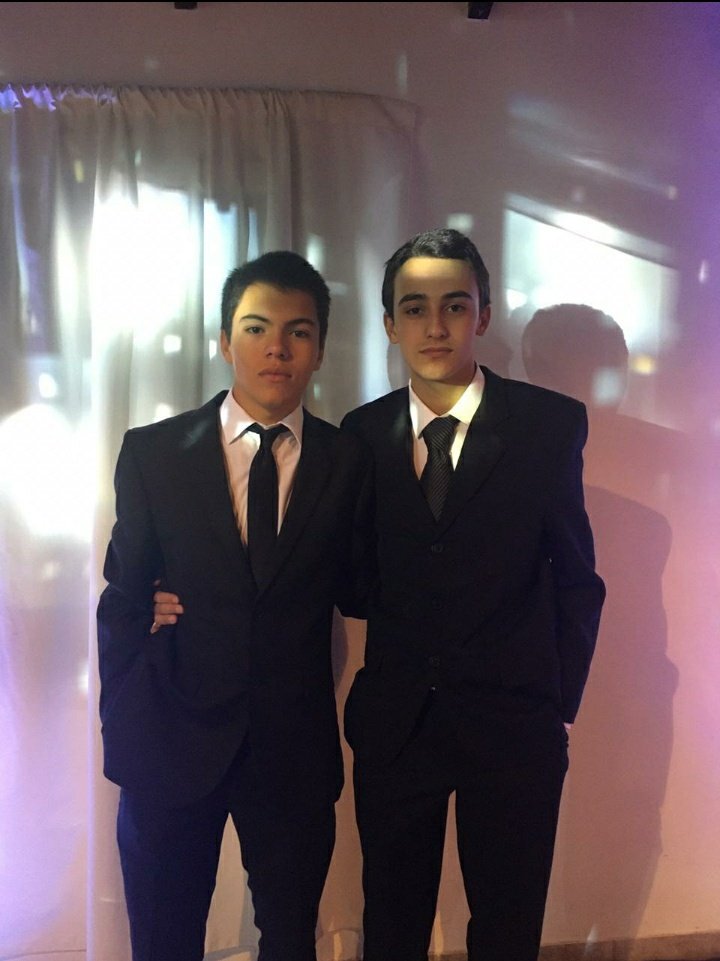 LE DESEO UN FELIZ CUMPLEAÑOS A MI QUERIDÍSIMO AMIGO NICOPOL QUE REALMENTE LO QUIERO MUCHO PORQUE SIEMPRE ME BANCÓ EN MOMENTOS DIFICILES TE QUIERO MUCHO AMIGO <a href="/AntiTrainer56/">Nicopol</a>

Foto del día que nos conocimos.