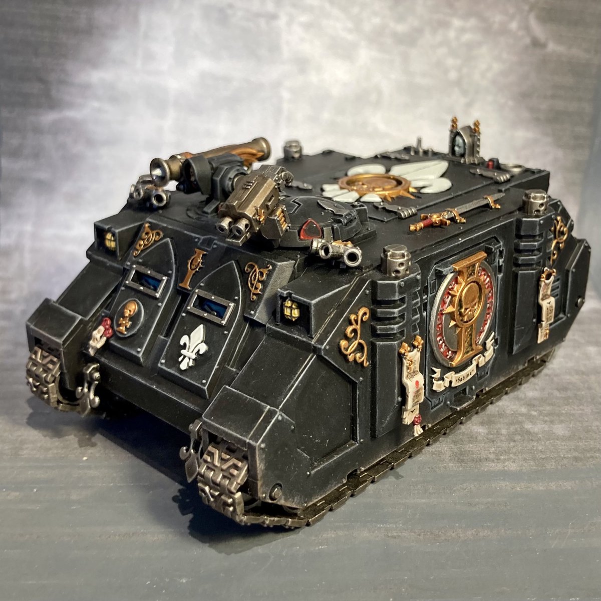 mlain91's tweet photo. Adepta Sororitas Rhino ⚙️⚜️

First tank in like 15 years, pretty happy with it!

@warhammer #WarhammerCommunity #warhammer #warhammer40k https://t.co/ILXnNoBYSz