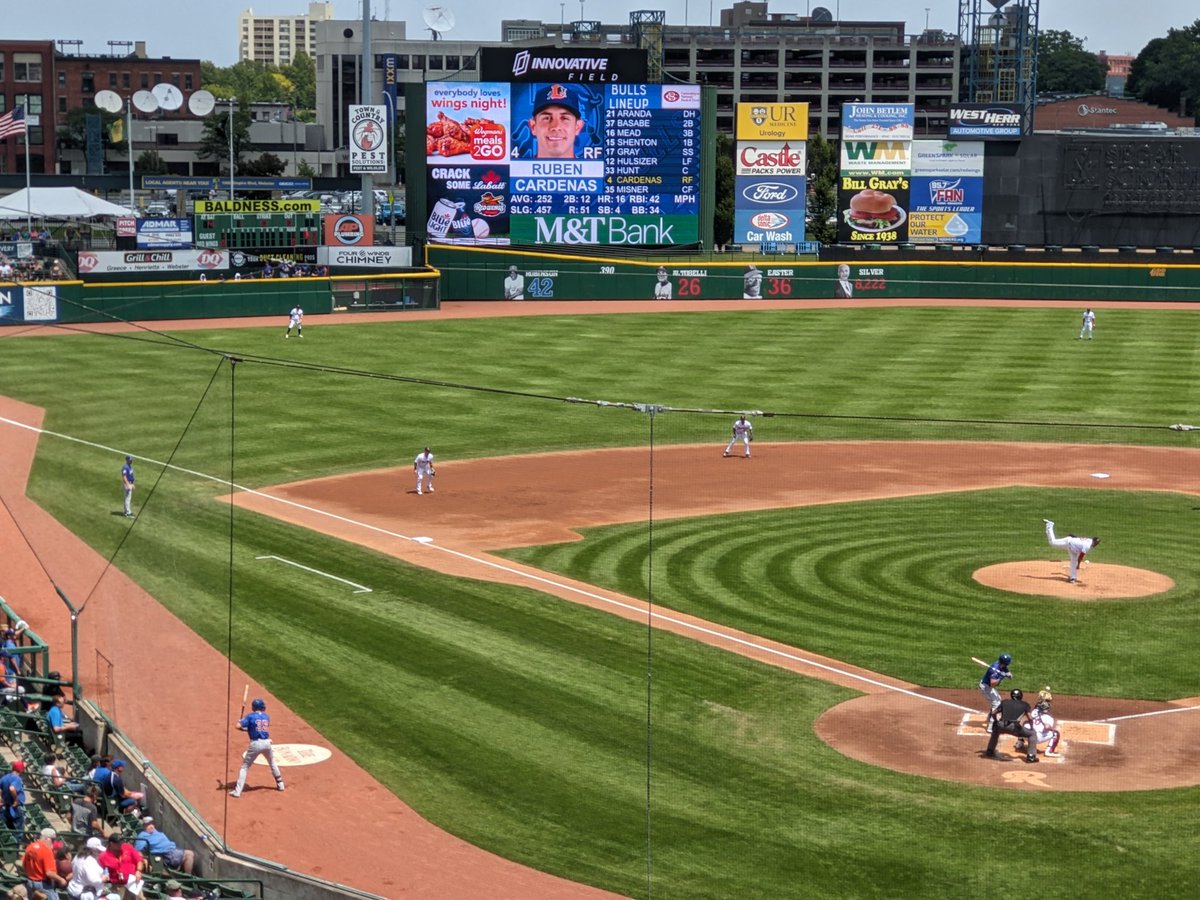 PatrickKinas's tweet photo. First AB by @DurhamBulls #RubenCardenas, with manager #MichaelJohns much further down left field line.
Next batter #KameronMisner, Johns returned to spot inside lines.
#FoolMeOnceShameOnYou
#FoolMeTwiceShameOnMe https://t.co/HJv8TK3Uc7