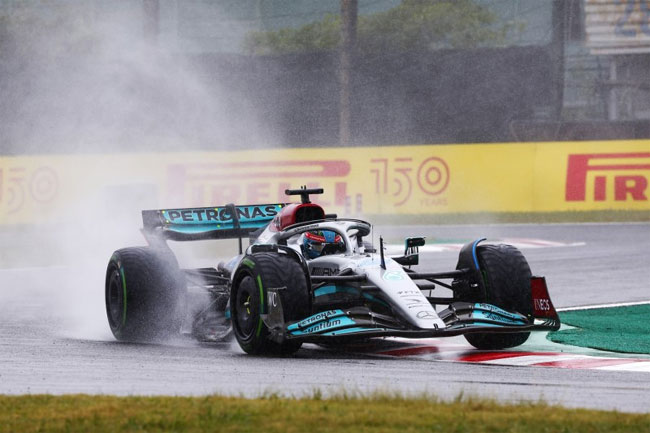 Formula0_versee's tweet photo. GP Japão 2022🇯🇵🌦️ - 🏁

SEBASTIAN VETTEL INCRIVEL É O MAIS RAPIDO NO Q1!!

O Piloto da @Mercedes_F0 chega em P1 no Q1 apos a chuva secar para no fim!!!

Eliminados: @AlpineF0Verse @CharlesLecF1V Albon (@williamsfzero) Mick Schumacher (@F0_HAAS) https://t.co/EGOT3eyPDP