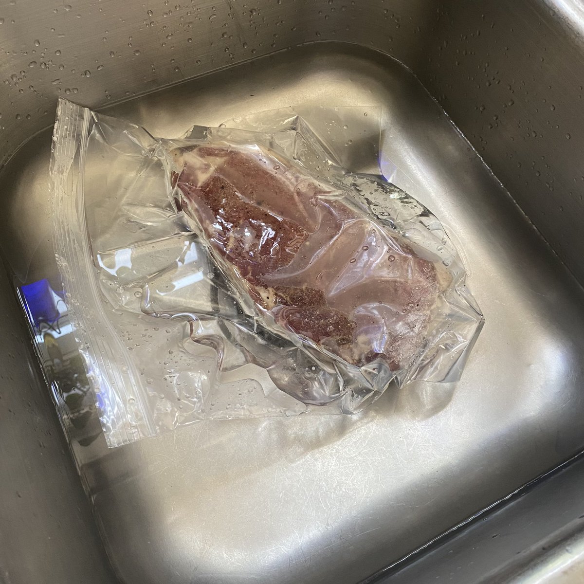 jjpallister's tweet photo. @JOERIANMUSIC Steaks are thawing in the kitchen sinkโฆ
#LFJoe #MidwestBoy https://t.co/Ru26UsqlXC