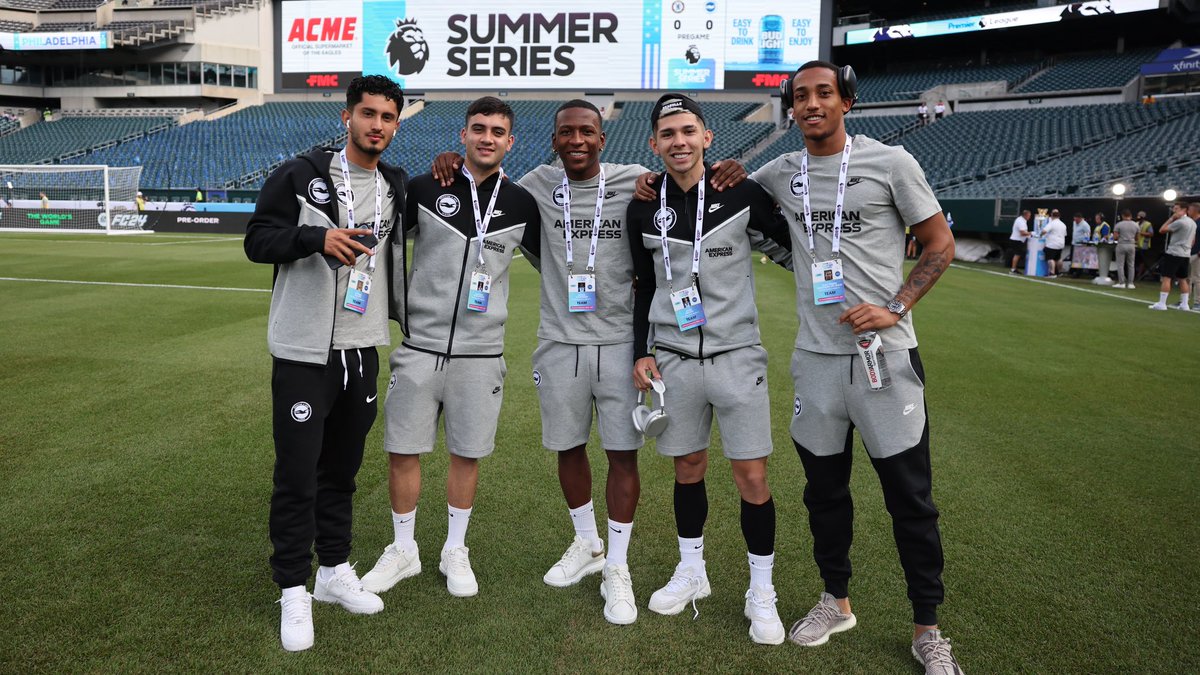 FutbolxMontones's tweet photo. Comienza una nueva temporada y con ella el equipo más sudamericano de toda Europa. Se fue Mac Allister y aún no se define el futuro de Moisés Caicedo pero quedan, Estupiñan, Buonanotte, João Pedro, Enciso y Steven Álzate. 

No será muy difícil tenerle cariño al #Brighton. https://t.co/r9P99fOWfs