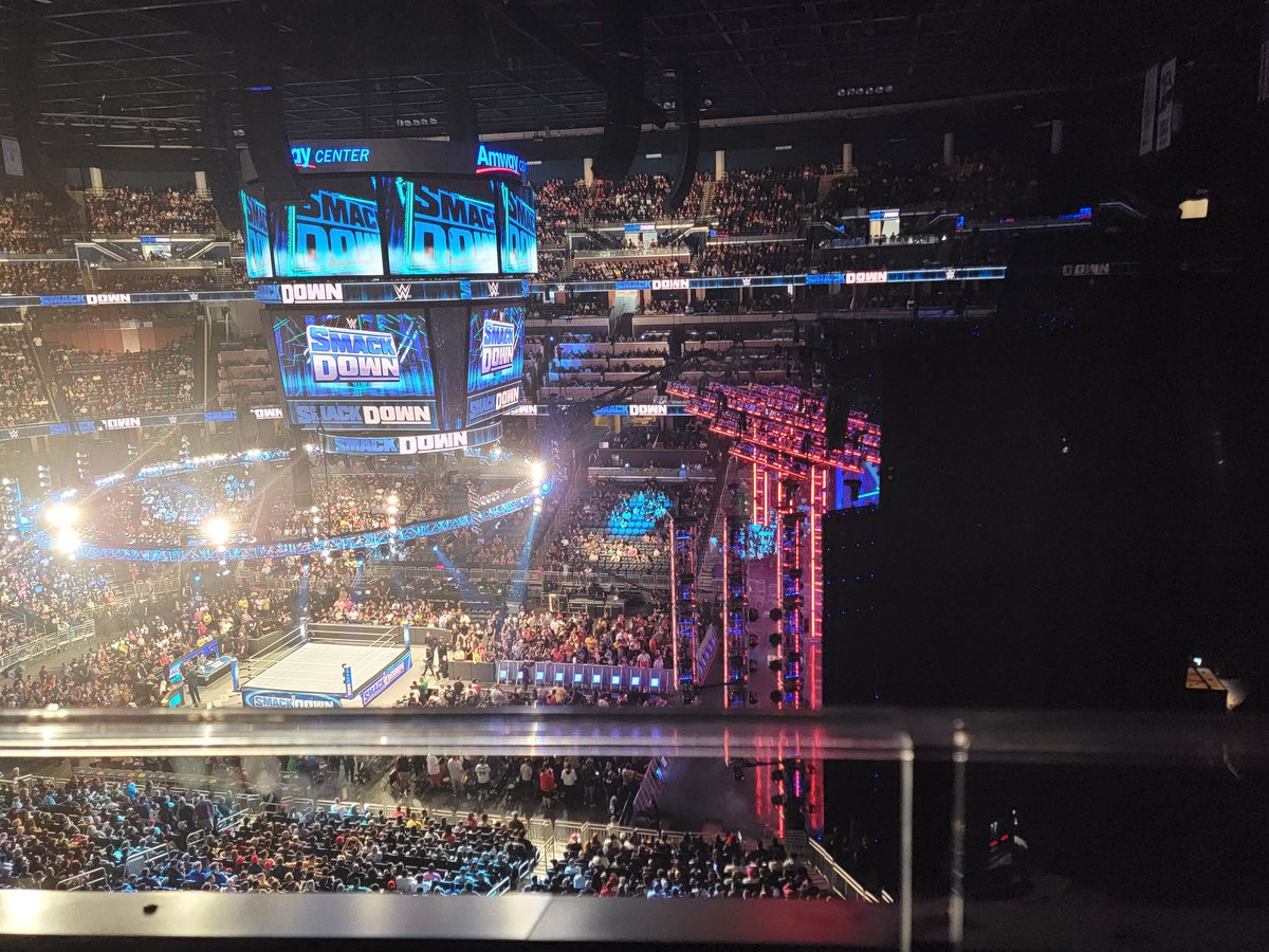 GenDragFan's tweet image. Saw Smackdown in Orlando on Friday. One of the extremely few things that would ever make me go to Orlando.