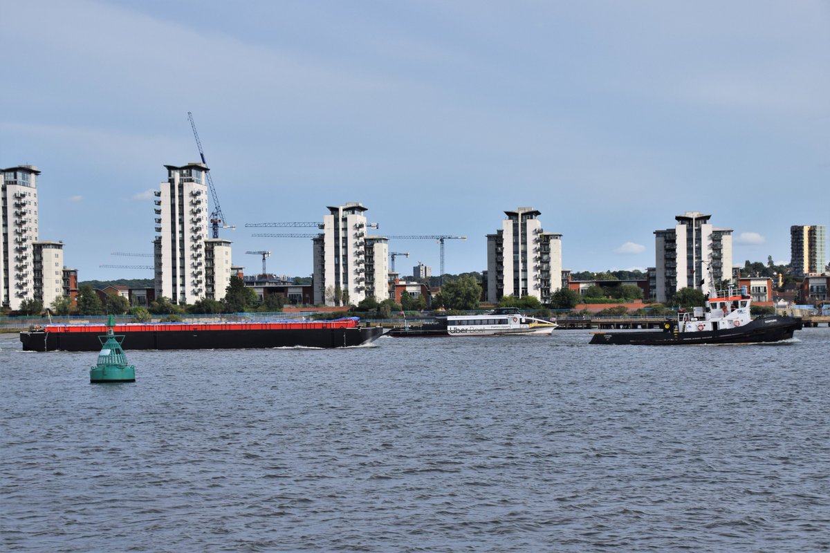 AJBC_1's tweet photo. #KML #tug VENTURE (with @Thamescraft SOPHIA D providing assistance for the #Thames leg) delivering barge PUFFIN (the 3rd of the "birds" batch?) from H&W Belfast for @CoryGroupUK.
#Whataloadofrubbish (or it will be!!)
#WorkingRiver #London
#dlr_blog https://t.co/zIuMB3BmN8