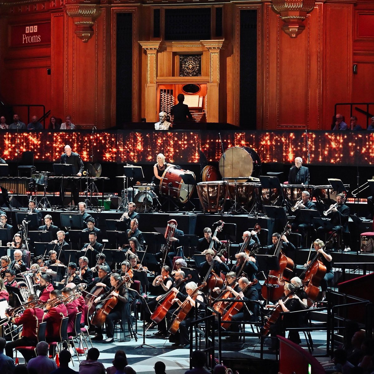 The BBC National Orchestra of Wales, led by Ryan Bancroft, performing Berlioz’s Symphonie fantastique in August of last year 🎻

📸 Mark Allan
