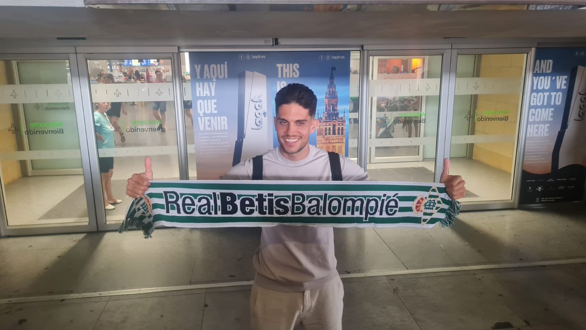 InfoRBB's tweet photo. Hola, @MarcBartra 😉😉😉

📷 @InformaBetisWeb https://t.co/lIeU1d6x1j
