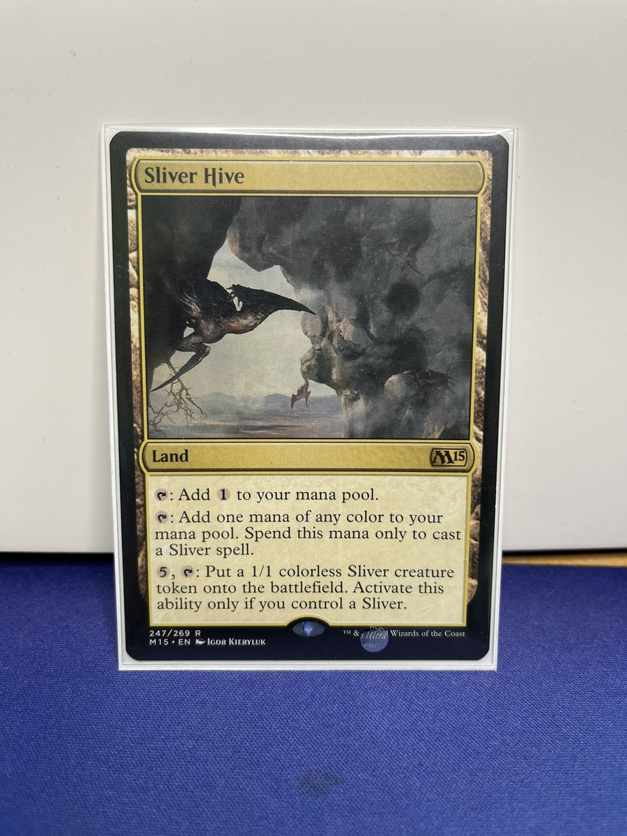 Since the slivers precon came without a Sliver Hive, let’s give one away! 

To enter: 

✅ Follow
✅ Retweet

✨Bonus points if you comment your favorite commander! 

Ends 7/31 
*I will ship anywhere :)

#mtg #giveaway