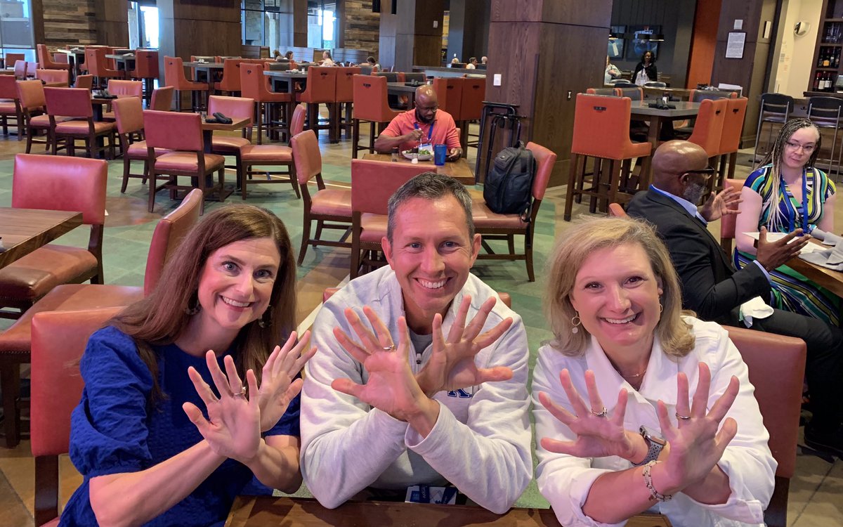 DrJeffCain's tweet photo. 10 year annual reunion luncheon of the greatest @AACPharmacy Quorum Committee ever. #WeCanCount #PharmEd23 https://t.co/zQr5W23v4z