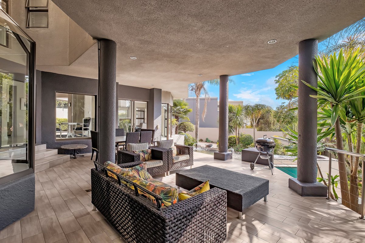 SisandaQ's tweet image. Where I was raised VS where I am raising my children 💓... Black Child,  FOCUS! #blackexcellence #fatalseduction #Mome #Formula1 #sundayvibes #newhome #Sizokthola #lovelife