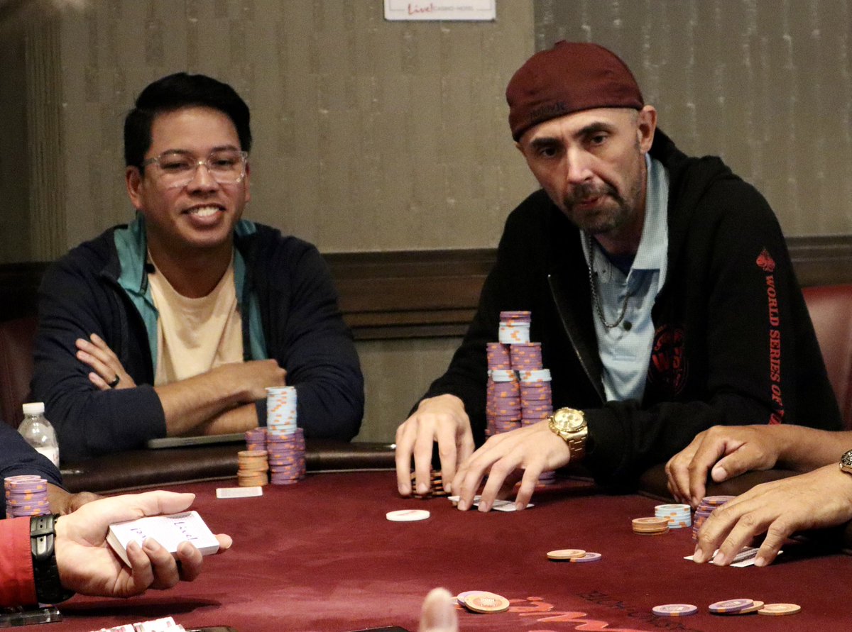 _ChrisMcCall_'s tweet image. 1st break on Day 2 of @LivePokerRoom’s July $250 Buyin $200k guaranteed #Multiday #pokertournament and it’s been a fast 85minutes…

We are down to 52 players 
Coming back to 10k-20k-20k
Next payout $1,031

#RunGood to those still in it!