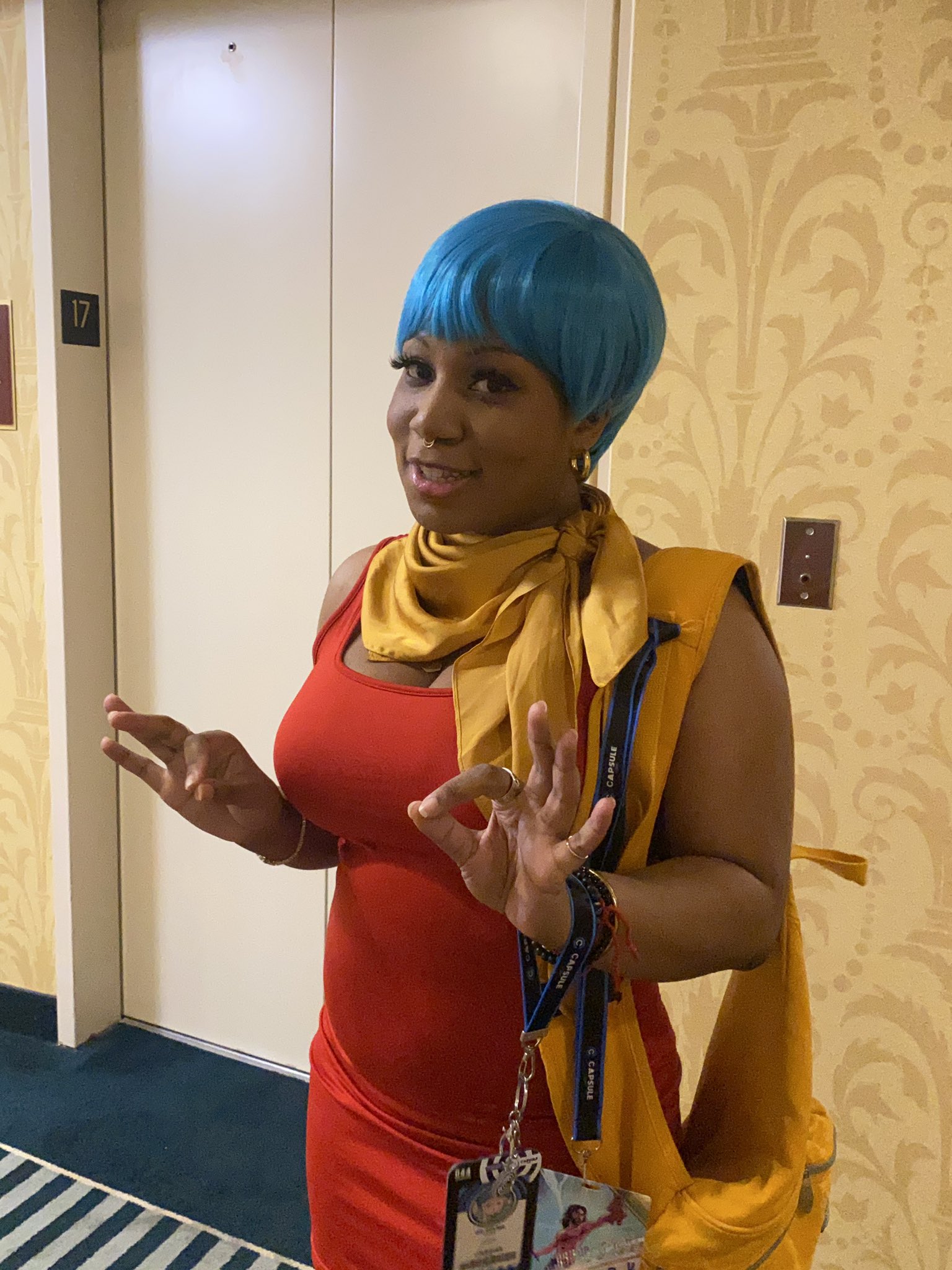 What’s the new Capsule Corp. invention Bulma is trying to sell to investors? 💊 Best comment gets a retweet and follow! #dbz #cosplay #bulma #bulmacosplay https://t.co/mdT7ETnL8X