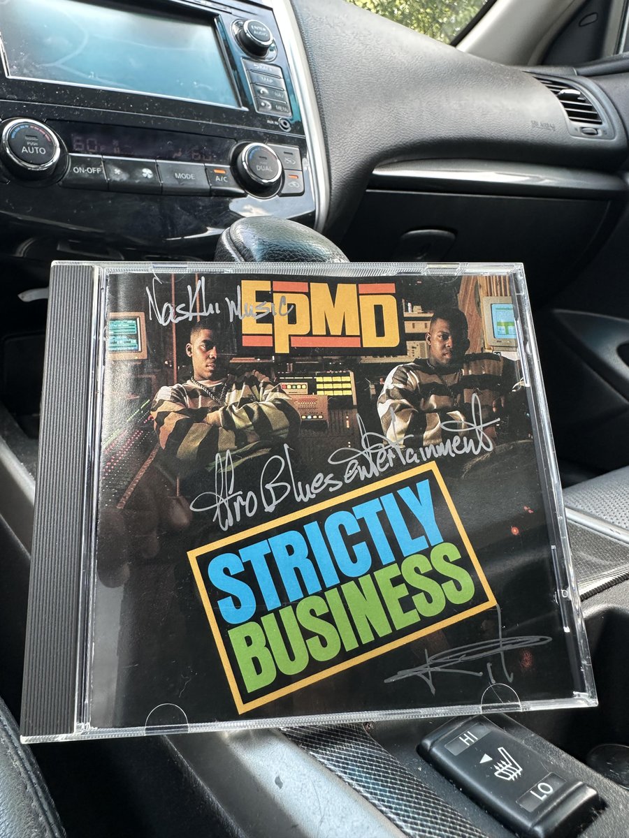 Had to pull out a CERTIFIED 🎙️🎙️🎙️🎙️🎙️ classic album & a top 10 fave album EVER for me with EPMD's debut album #StrictlyBusiness Words literally can't explain how much this album meant to 12 year old Kil & how much it means to 49 year old Kil now! I don't even know how to talk…